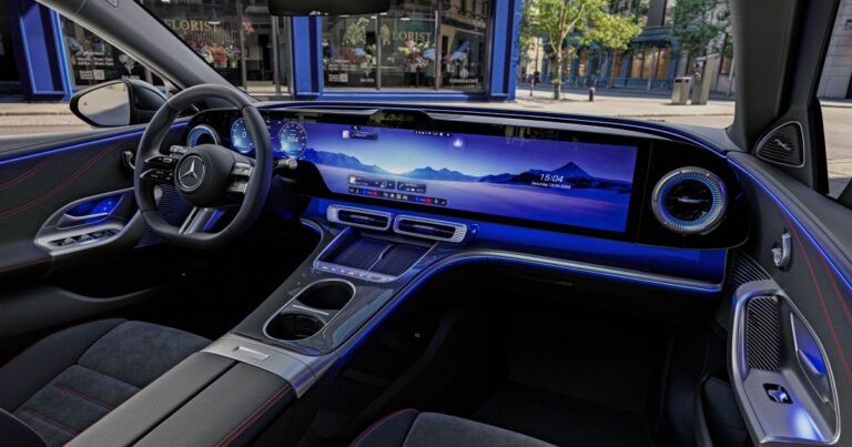 It Turns Out That Drivers Absolutely Detest Those Giant Touchscreens They Put in Cars Now